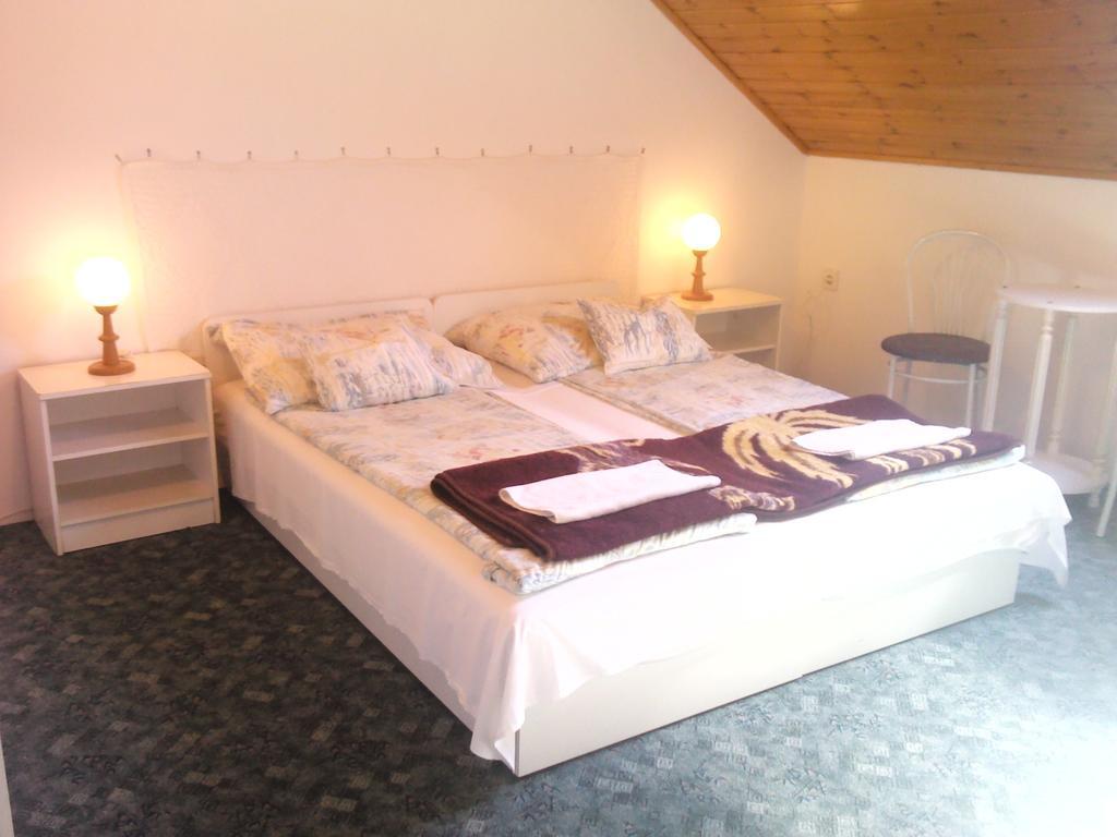 Napfeny Apartment Keszthely Værelse billede
